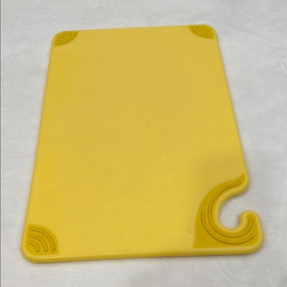 San Jamar 12” by 18” Yellow Saf-T-Grip Commercial Grade